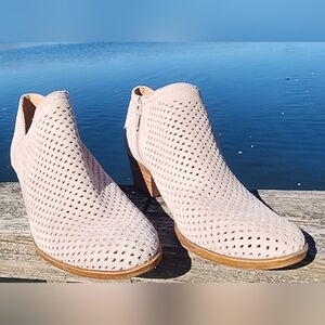 Lucky Brand Suede Heeled Booties Sz 7